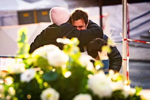 I tre amici milanesi, il campione disperso e l'urlo delle madri. "Mio figlio sparito"