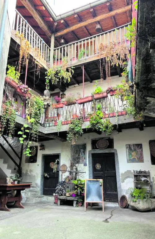 Anche un Presepio vivente nel borgo dipinto da Sassu