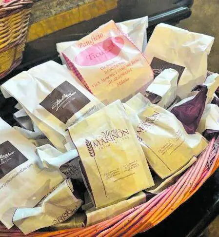 Teatro dedicato alla Befana arrabbiata e distribuzione di mille pani benedetti