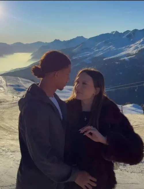 Tahirys Dos Santos, chi è il giocatore eroe del Metz che ha salvato la fidanzata dal rogo di Crans-Montana