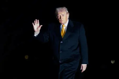 Trump: "Dobbiamo prenderla". La Groenlandia trema e accusa