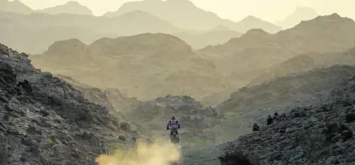 "Sveglia alle 4,30 e via a sfidare la paura"