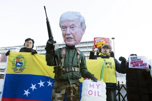 "Trump terrorista". L'odio rosso sui social: così pro Pal, studenti e comunisti difendono Maduro