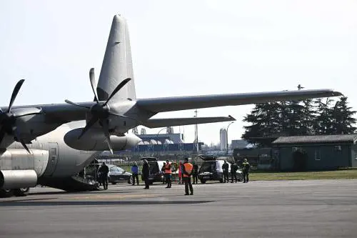 Le lacrime su quelle bare sono un dolore universale