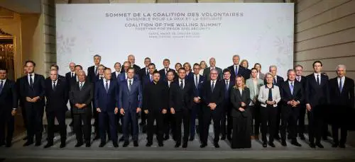 Una forza di pace in Ucraina: "Usa vigileranno sulla tregua". Meloni: no a truppe italiane