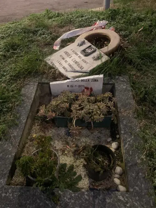 Vandalizzata la lapide dell'agente ucciso dal terrorismo rosso