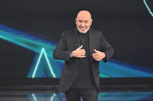 Crans-Montana, l'attacco del comico: "Svizzera, vali poco"