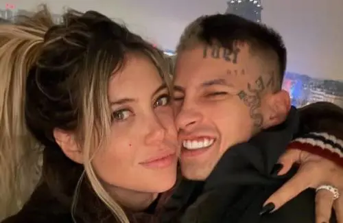 Il videoclip, la leucemia, l'anello di fidanzamento: la storia tra Wanda Nara e L-Gante