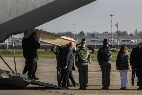 Crans-Montana, il Comune si scusa. Ma una legge in vigore da 86 minuti può salvarlo