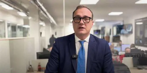 Dossieropoli, M5S all’attacco di Cerno: "Sospenderlo dalla Rai". Il direttore: "Telemaduro e l’editto venezuelano. Ma non ci facciamo zittire da Conte"