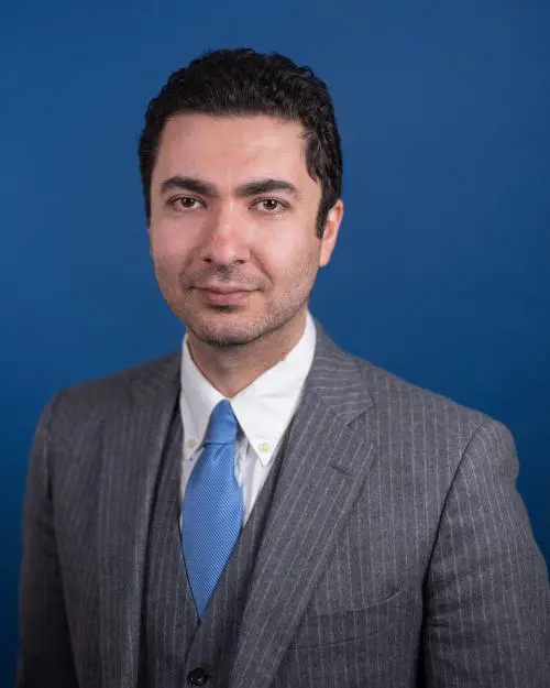 "Khamenei debole mai come prima. È una rivoluzione, la spallata è vicina"