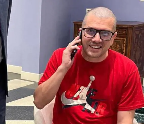 "Su Alberto è fatta". L’sms del via libera, lo scambio con Saab (e i due voli a vuoto)