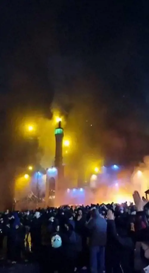 Proteste e show pro-regime. L'Iran in pubblico minaccia ma in segreto parla a Trump