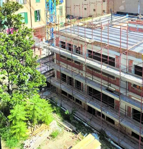 Ordine di demolire in via Fauché. Ora sono decine i palazzi a rischio