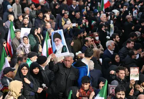 Funerale di massa in Iran per le persone uccise negli scontri