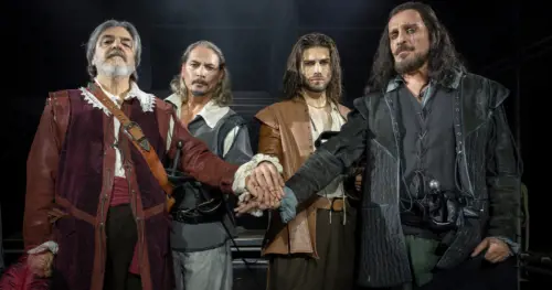 Sempre uniti contro il potere. "Tre moschettieri" opera pop