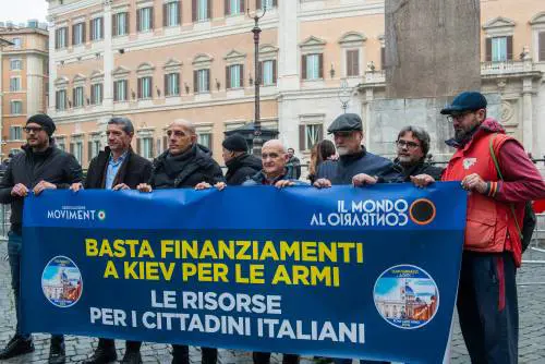 Svanisce l'effetto Vannacci. Il generale si ritrova isolato dopo l'affondo contro le armi
