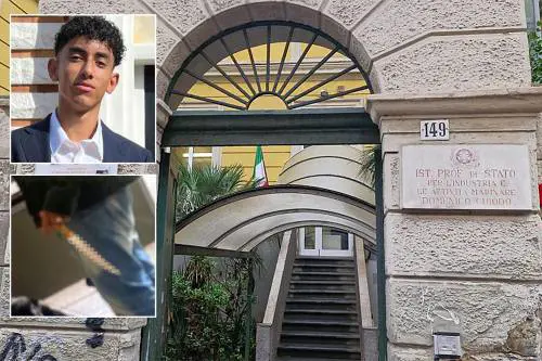"L'ho colpito per le foto con la mia ragazza". Ecco perché Youssef è stato accoltellato a scuola