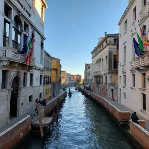 Lezioni sulla Palestina a scuola, bufera sul liceo Marco Polo: “Educazione civica senza pluralismo”