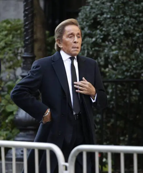 La residenza al Castello di Wideville, la villa a Capri: le case da sogno di Valentino