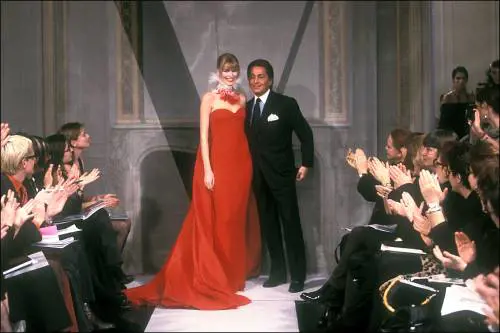 Addio a Valentino. Quella collezione del '68 che sfidò il mondo femminista