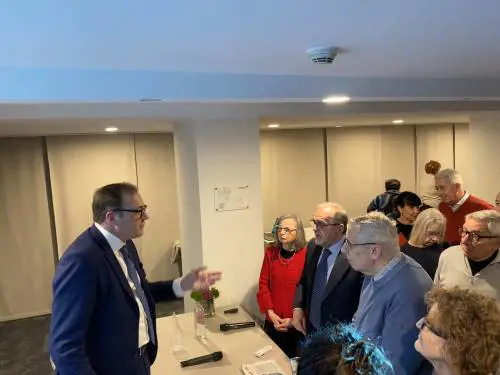 Tommaso Cerno incontra i lettori: confronto aperto su politica, giustizia, centrodestra e futuro