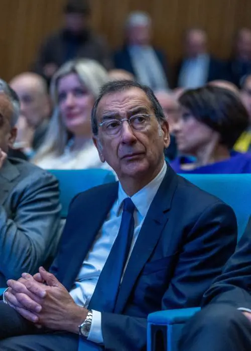 Nessun intrigo. Non siamo in un episodio dei Simpson