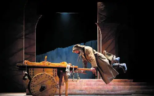 Simone Cristicchi interpreta "Franciscus"