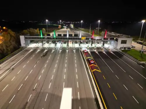 Milano Cortina 2026: Aspi, il tricolore sui caselli porte di accesso ai Giochi