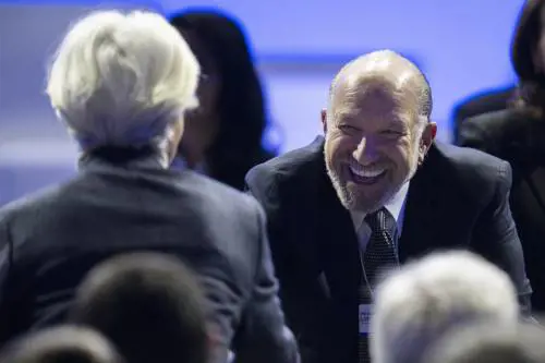 Bufera sul segretario al Commercio Usa Lutnick. E Lagarde lascia la cena