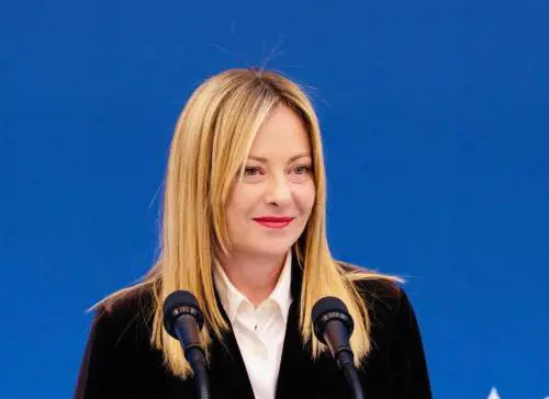 Il lavoro di Giorgia contro la linea ultrà. La partita italiana ha segnato il disgelo