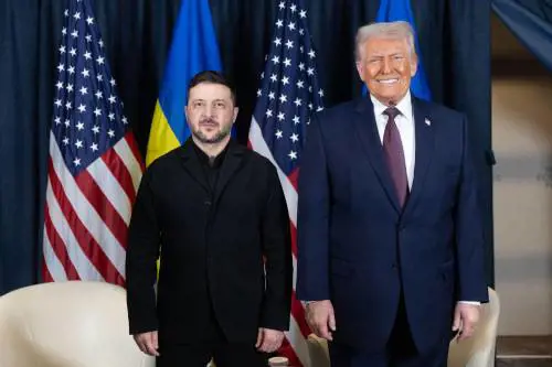 Zelensky vede Trump: "L'incontro è andato bene". Poi l'affondo: "Ue cambi mentalità"