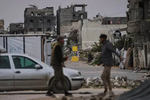 Aeroporto e grattacieli: dieci anni e 25 miliardi per ricostruire Gaza