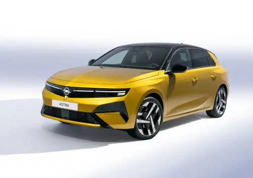 Opel Astra 2026: le novità del restyling con motori per tutti, diesel incluso