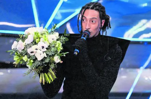 Tra i testimonial dell'armonia olimpica ora spunta Ghali, difensore dei pro Hamas 