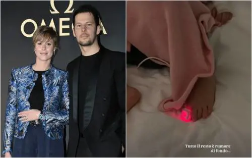 Federica Pellegrini, la foto in ospedale con la figlia: "Tutto il resto è solo rumore"