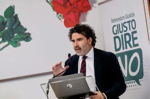 Il segretario Anm delira: giusto opporsi per evitare altri casi Minneapolis. Poi arrivano le scuse ma il Csm apre la pratica