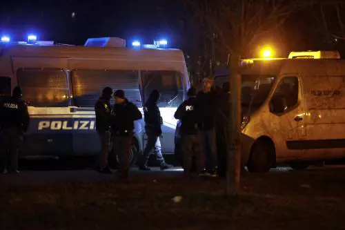 Lo spacciatore ucciso? Era un boss Il poliziotto: "Volevo rincorrerlo"