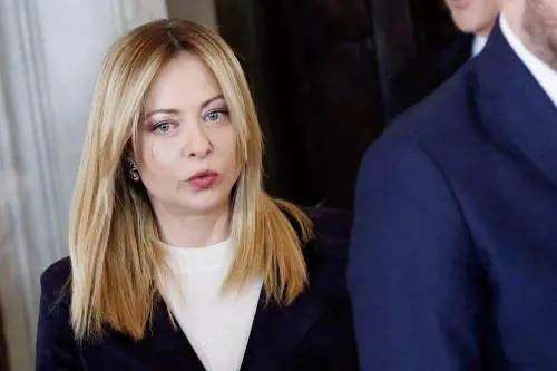 Meloni reagisce: "Nemici dello Stato". Pressing di Salvini: pacchetto sicurezza