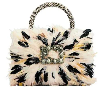L'intramontabile stile animalier di Roger Vivier raccontato in un libro e in undici borse gioiello