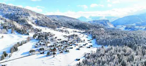 Riflettori accesi sulla Val di Fiemme. Palcoscenico pronto: iniziano i Giochi