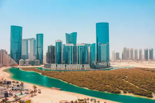 Inaugurato un "hub" ad Abu Dhabi. Assolombarda apre la via alle Pmi