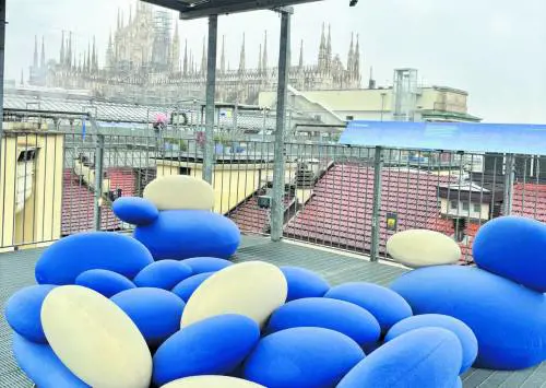 Cinema, corsi di yoga e passeggiate sul tetto del Salotto