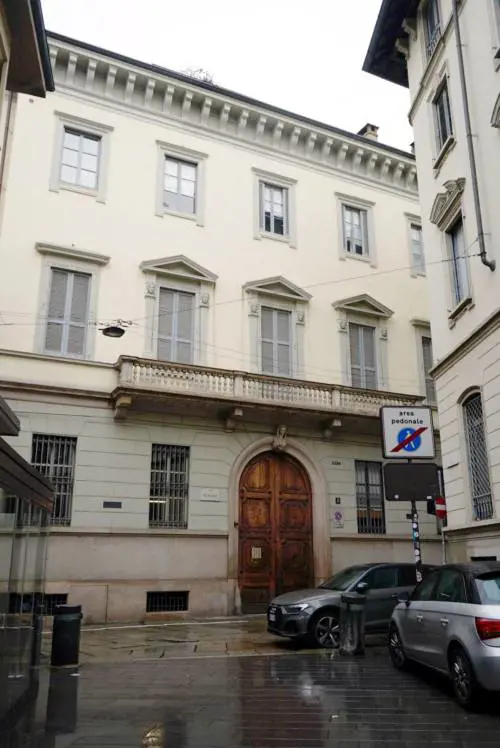 Milano, banchiere ucraino precipitato da un b&b. Si indaga per omicidio