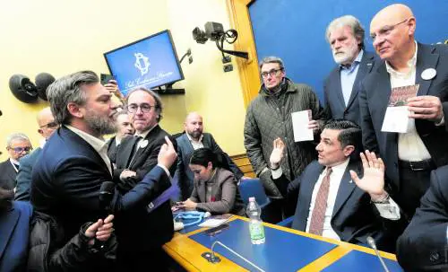 La sinistra blocca CasaPound. La Lega invoca Mattarella