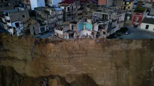 Niscemi, avviata un'approfondita analisi di rischio. Il sindaco: "La colpa non è della natura"
