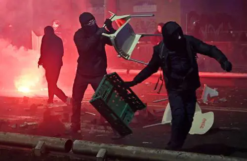 Askatasuna, l'ira di Meloni contro gli antagonisti: "Lo Stato non arretra"