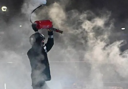 Ice, falce e martellate