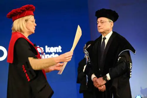 Avviso Draghi: "Ue federale o è finita"