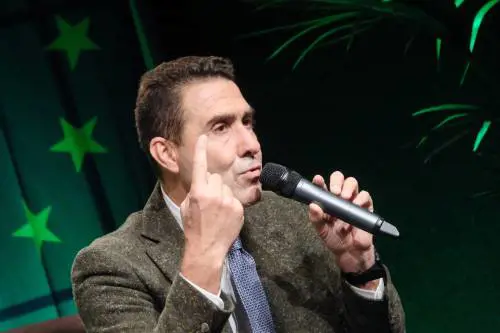 Vannacci lascia la Lega: "Proseguo la mia strada da solo, da oggi Futuro Nazionale è realtà". Salvini: "Sono deluso"